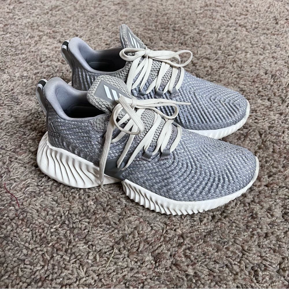 adidas AlphaBounce women size 5.5 sneakers shoes F36732 Instinct Gray